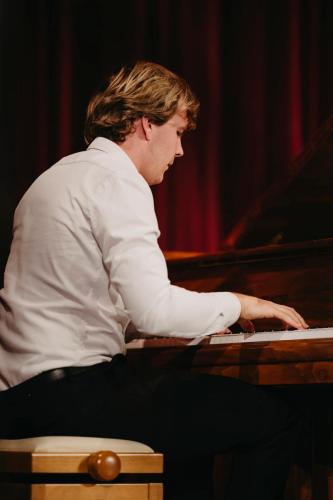 386091139_841674014625175_2512091142560194197_n