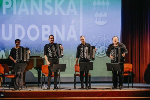 438087839_979555367503705_6216882041966175801_n